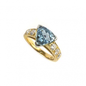 22k Yellow Gold Trilliant Aquamarine & Diamond Dress Ring